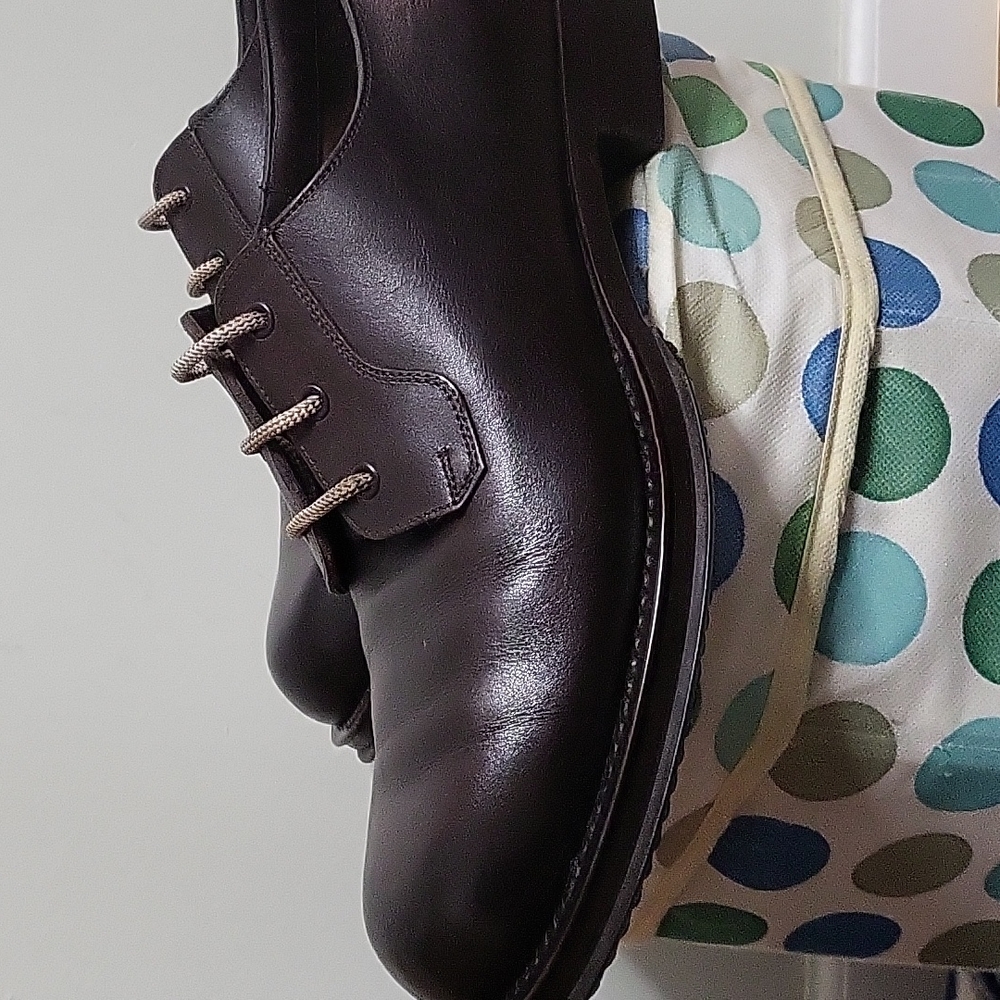 MEN PRADA size 9 brown slightly used in excellent condition